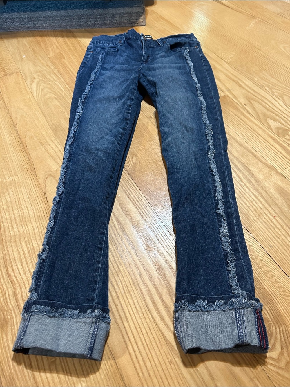 Karl Lagerfeld Paris Crop Fringe Cuffed Jean Women 4 Blue Dark Wash